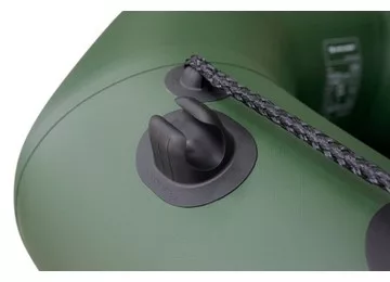 Gray hält ein Kolibri-Paddel