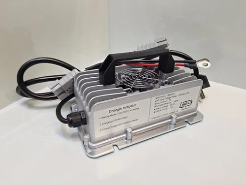  QA600A Wasserdichtes (IP67) (12V30A) LiFePO4-Batterieladegerät