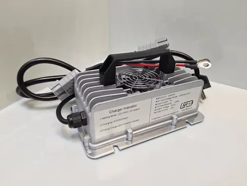 QA600A Vízálló (IP67) (36V15A) LiFePO4 akkumulátortöltő 